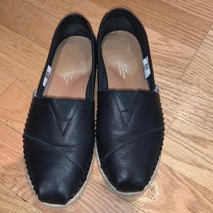 Toms women’s shoe
